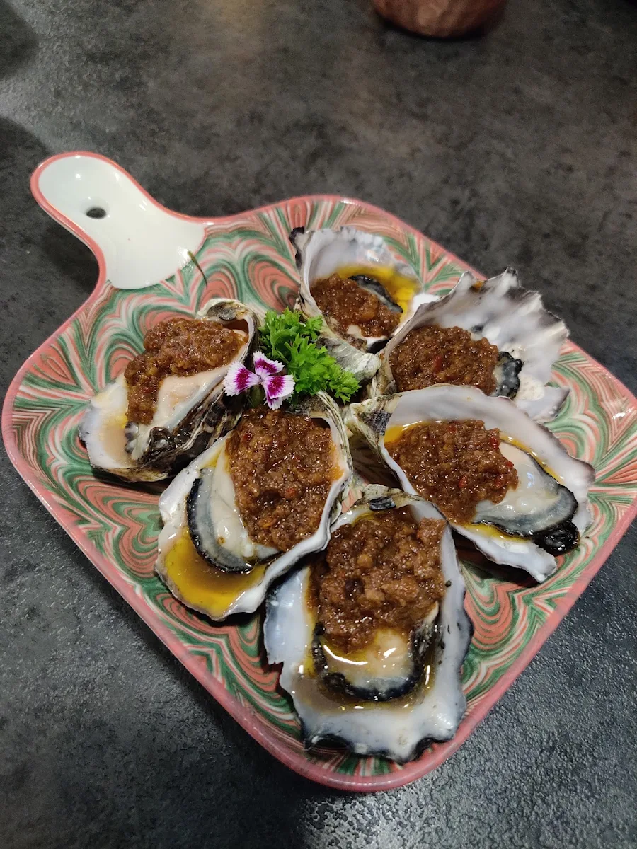 grilled cheesy oysters 1 2 dozen 芝士烤生蚝 半打